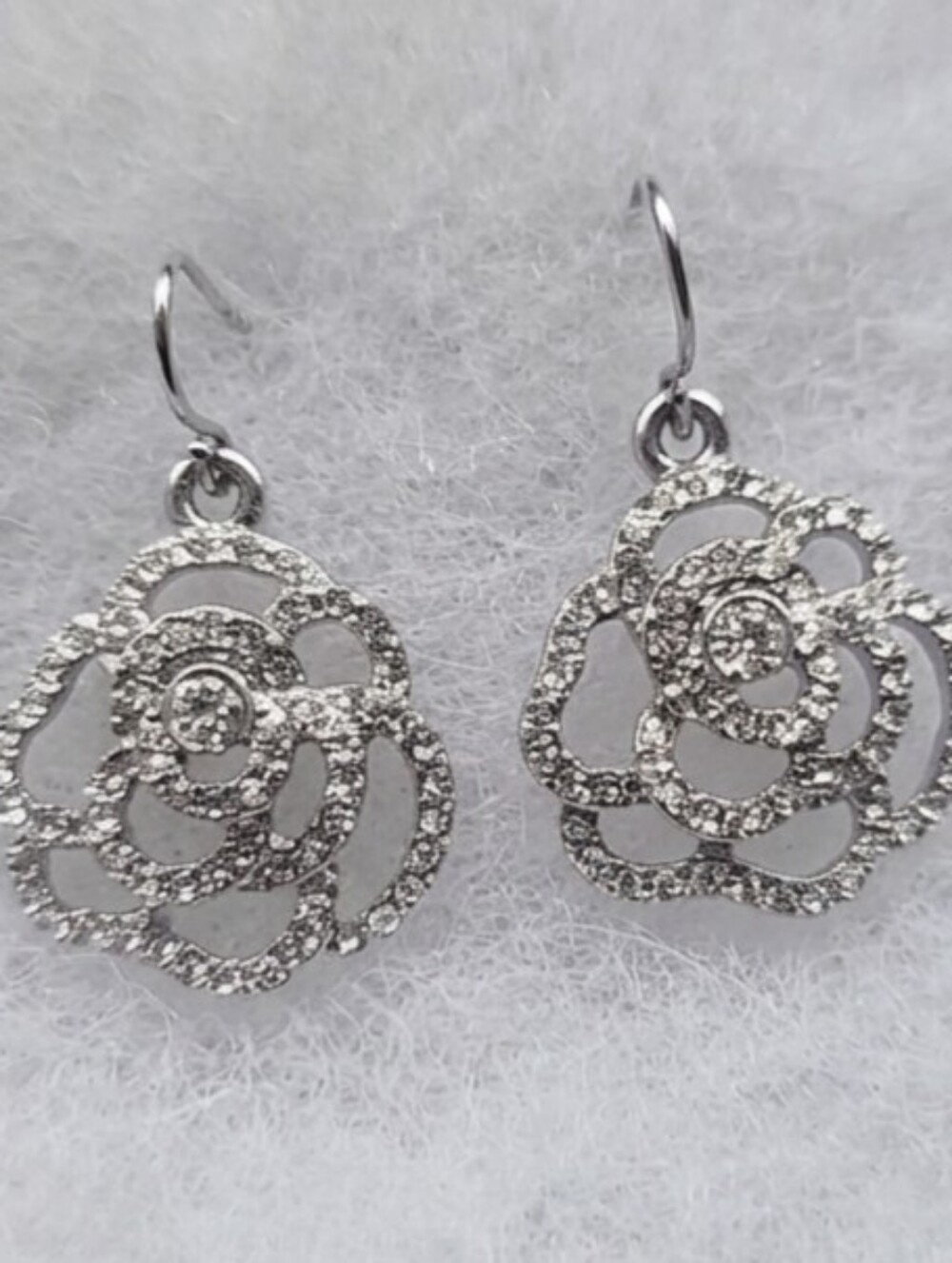 Sparkle Silver-toned Drop‎ Earrings. EUC - Picture 2 of 7
